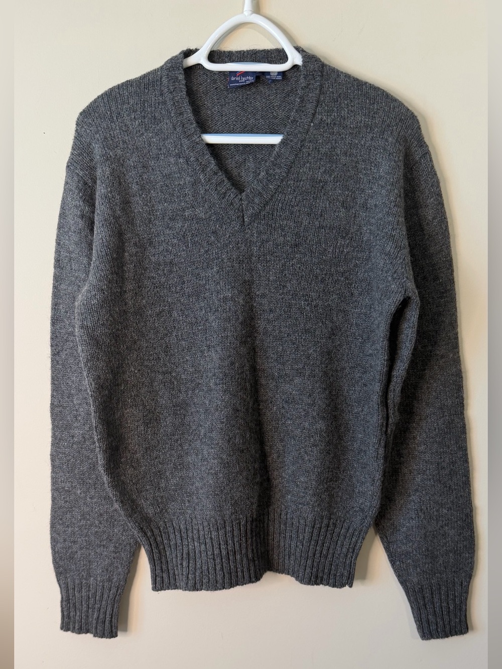 Vtg Daniel Hechter Men's Heather Gray V-Neck Wool Pullover Sweater Medium